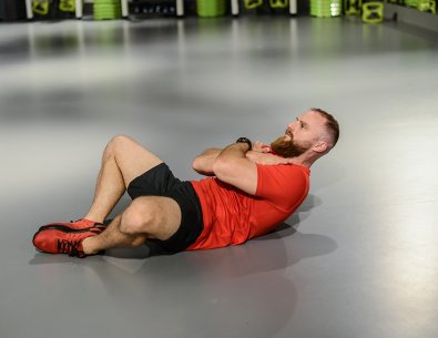 Crunch con gambe incrociate