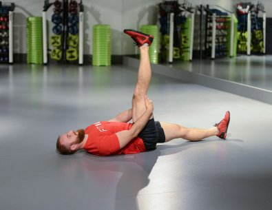 Stretching per ischiocrurali da supino