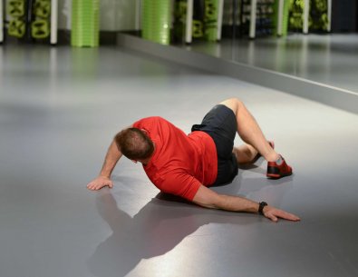 Stretching per deltoide da prono